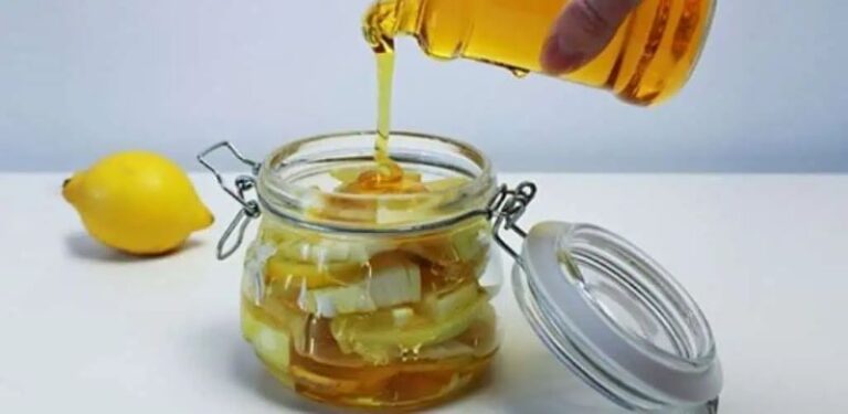 Syrop_z_cebuli__miodu_i_kurkumy__naturalny_spos_b_na_kaszel_i_oczyszczanie_p_uc