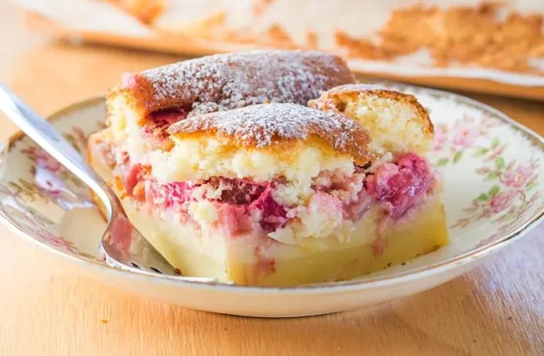 Ciasto_z_rabarbarem___Pyszna_kompozycja_smak_w_i_konsystencji