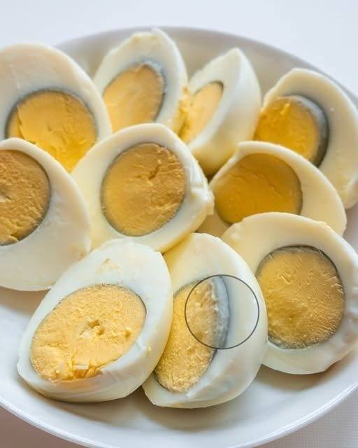 Dlaczego_wok___jajka_na_twardo_pojawia_si__zielona_obw_dka-6 Dlaczego_wok___jajka_na_twardo_pojawia_si__zielona_obw_dka-6