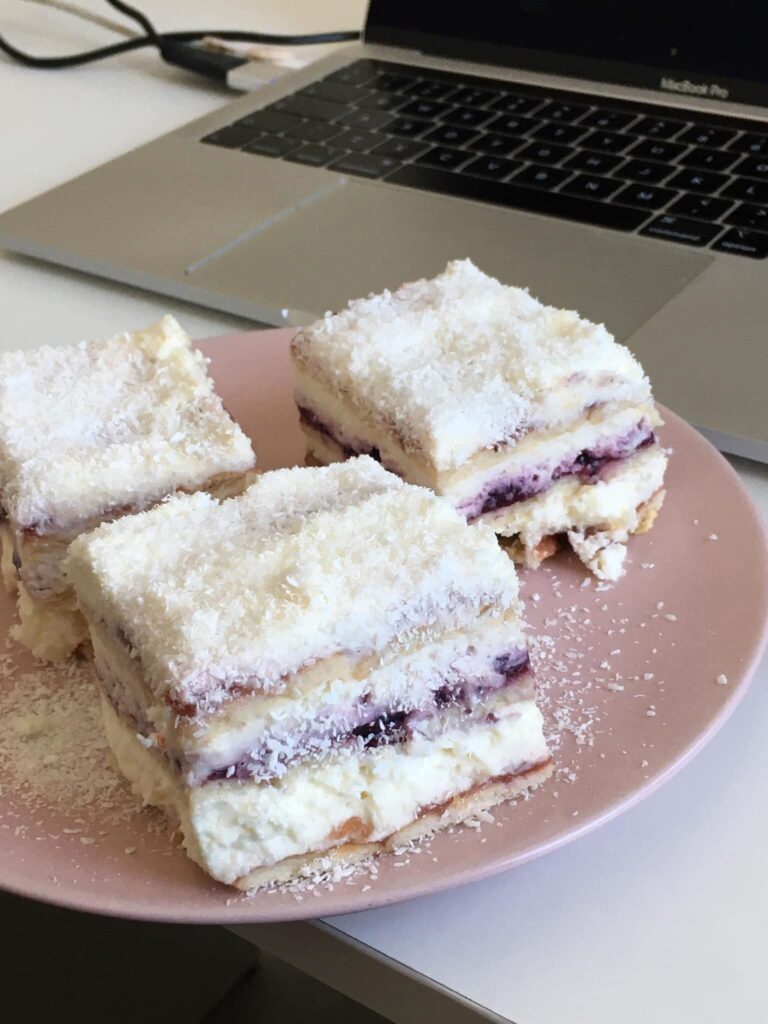 Kokosowy_porzeczkowiec_bez_pieczenia Kokosowy_porzeczkowiec_bez_pieczenia