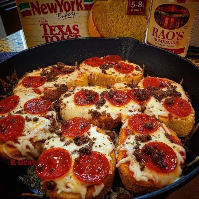 Pizza_z_grzankami_czosnkowymi