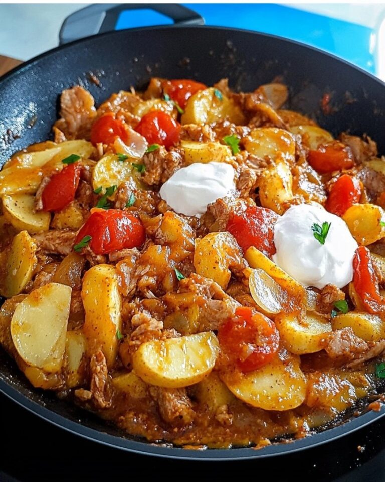 Syc_ca_Patelnia_Ziemniaczano_Paprykowa_z_Mi_sem_Mielonym_i_Cr_me_Fra_che___Idealny_Pomys__na_Obiad_