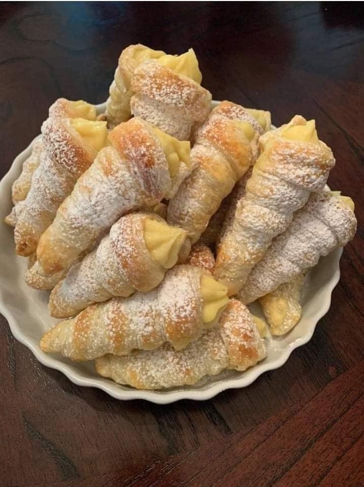 Cannoncini_nadziewane_w_oskim_kremem Cannoncini_nadziewane_w_oskim_kremem