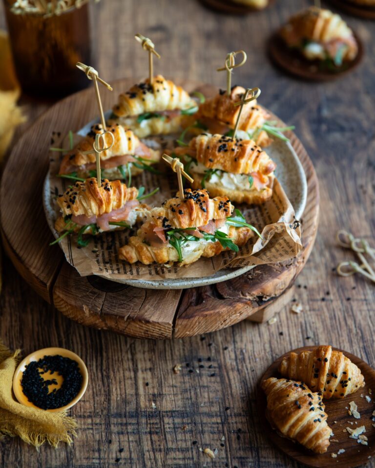 Mini_croissanty_z__ososiem_i_serkiem