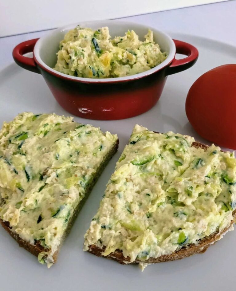 Przepis_na_luksusowy_makaron_z_cukinii_z_czosnkiem_i_serem