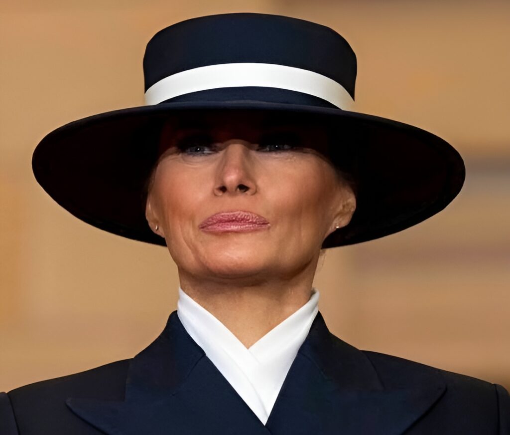 W_ko_cu_ujawniono_pow_d__dla_kt_rego_Melania_za_o_y_a_kapelusz__pierwsza_dama_by_a_zmuszona_si__ukrywa_____ona_ju__nie_ W_ko_cu_ujawniono_pow_d__dla_kt_rego_Melania_za_o_y_a_kapelusz__pierwsza_dama_by_a_zmuszona_si__ukrywa_____ona_ju__nie_