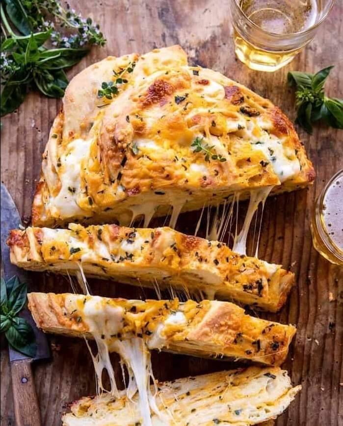 Chleb_z_serem_cheddar_z_czosnkiem_i_zio_ami Chleb_z_serem_cheddar_z_czosnkiem_i_zio_ami
