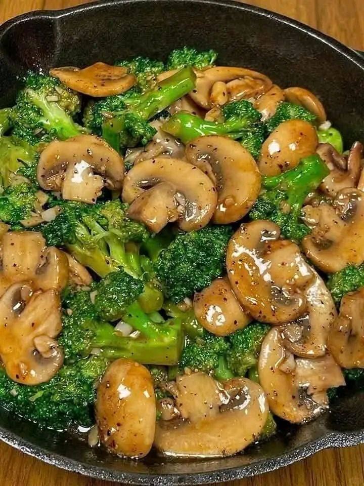El_Br_coli_nunca_se_hab_a_Preparado_tan_delicioso__Br_coli_con_champi_ones_al_ajillo-1 El_Br_coli_nunca_se_hab_a_Preparado_tan_delicioso__Br_coli_con_champi_ones_al_ajillo-1