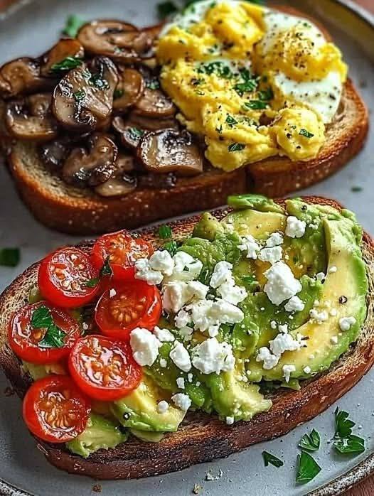 Gourmet_Tost_z_awokado_z_4_pysznymi_dodatkami Gourmet_Tost_z_awokado_z_4_pysznymi_dodatkami