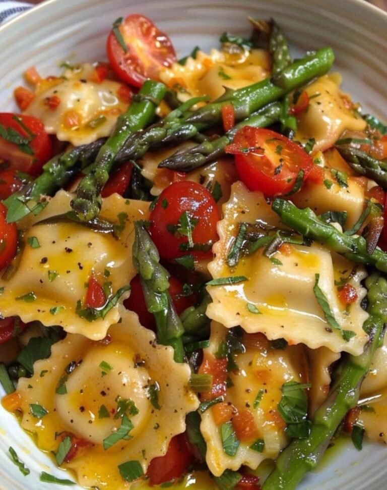 Ravioli_z_pomidorami__szparagami__czosnkiem_i_zio_ami