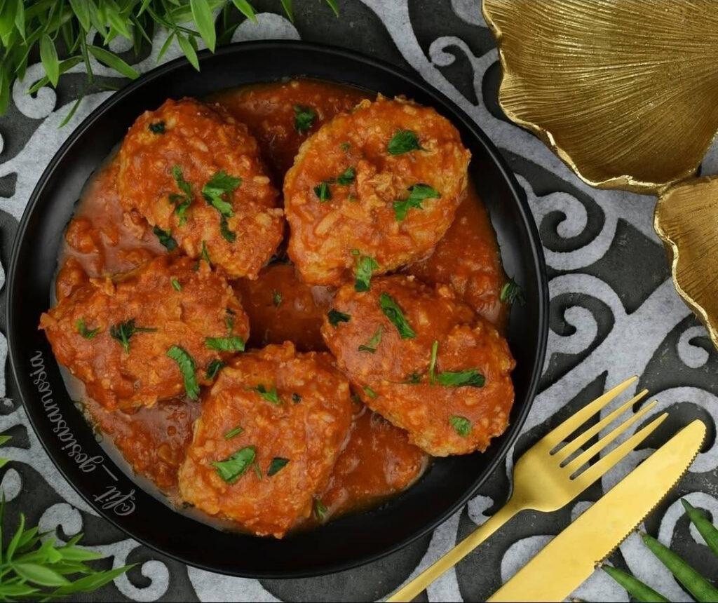 Domowe_kotlety_ry_owo_mi_sne_w_sosie_pomidorowym___comfort_food_w_najlepszym_wydaniu Domowe_kotlety_ry_owo_mi_sne_w_sosie_pomidorowym___comfort_food_w_najlepszym_wydaniu