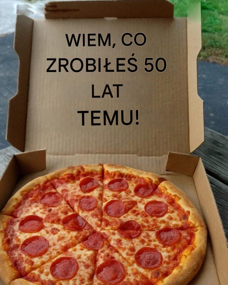 Dostawca_pizzy_przynosi__mi_darmow__pizz__w_ka_d__sobot___a__pewnego_dnia_zobaczy_em_na_pude_ku_karteczk__z_napisem___Wiem__co_zrobi_e__50_lat_temu____historia_dnia Dostawca_pizzy_przynosi__mi_darmow__pizz__w_ka_d__sobot___a__pewnego_dnia_zobaczy_em_na_pude_ku_karteczk__z_napisem___Wiem__co_zrobi_e__50_lat_temu____historia_dnia