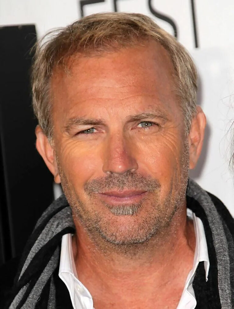 Les_toutes_derni_res_photos_de_Kevin_Costner__70_ans__ont_litt_ralement__merveill__ses_fans__-1