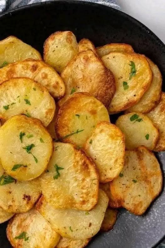 SLICED_POTATOES_IN_THE_AIR_FRYER-1 SLICED_POTATOES_IN_THE_AIR_FRYER-1