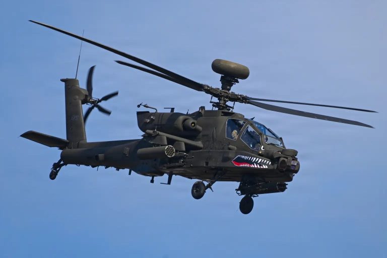 JUST_IN____x1f1fa___x1f1f8__US_deploys_A_10_Warthogs_and_Apache_helicopters_to_secure_Strait_of_Hormuz_