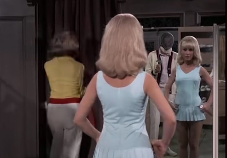 Unknown_mistakes_and_funny_bloopers_in_I_Dream_of_Jeannie